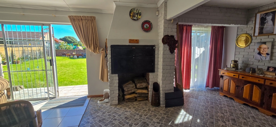 3 Bedroom Property for Sale in Wavecrest Eastern Cape